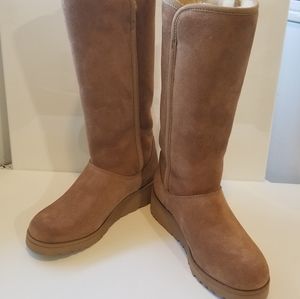 Ugg Kara boots size 5